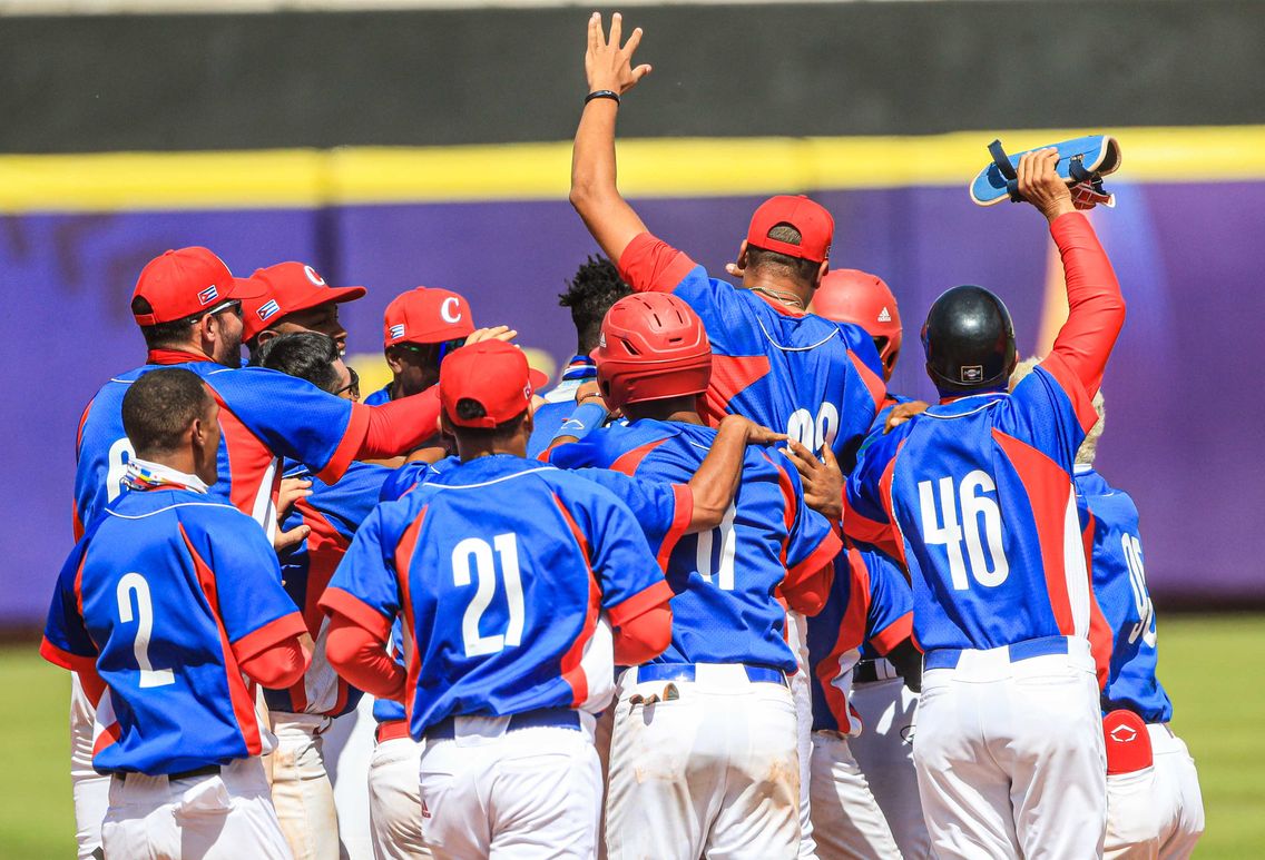 In Cuba, it’s safe who can in baseball